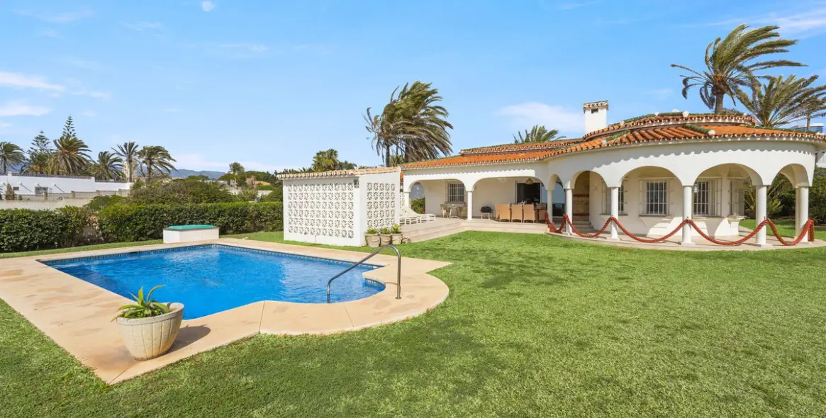 Краткосрочная аренда  отдельно стоящей виллы в Marbesa 28