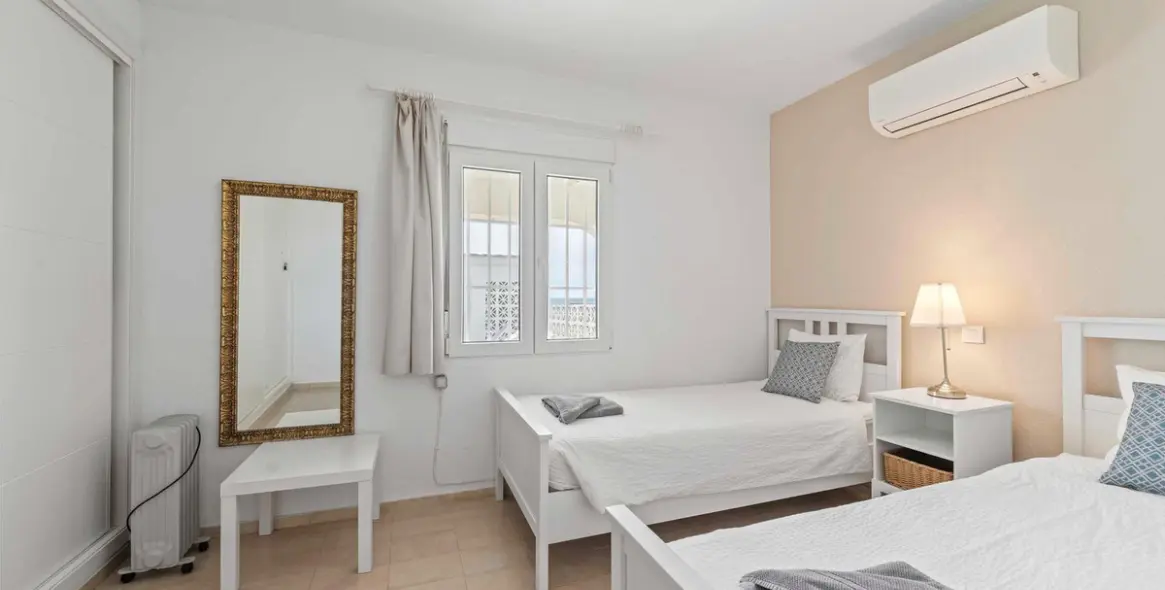 Краткосрочная аренда  отдельно стоящей виллы в Marbesa 41