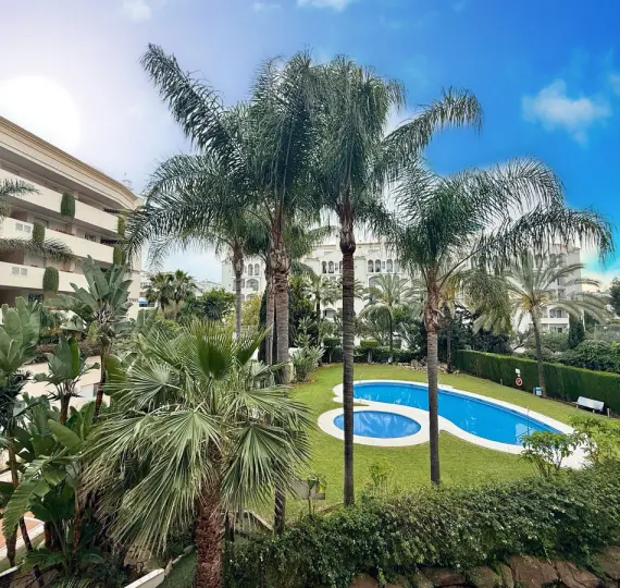 Краткосрочная аренда апартаментов на среднем этаже в Puerto Banús