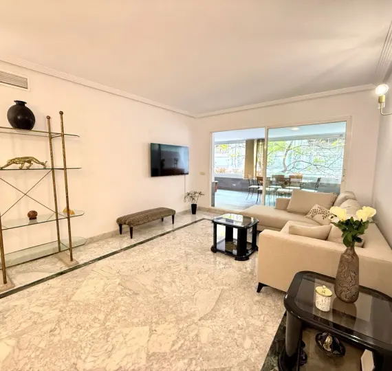 Краткосрочная аренда апартаментов на среднем этаже в Puerto Banús