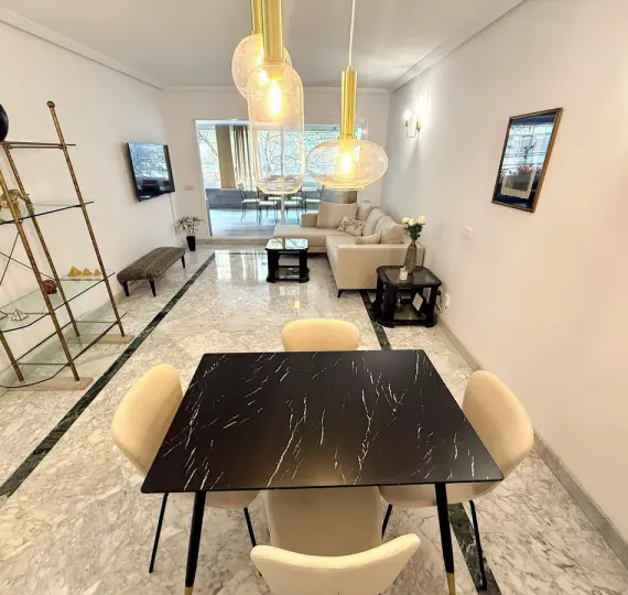 Краткосрочная аренда апартаментов на среднем этаже в Puerto Banús