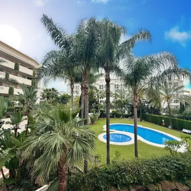 Short-term rent of middle floor apartment in Puerto Banús