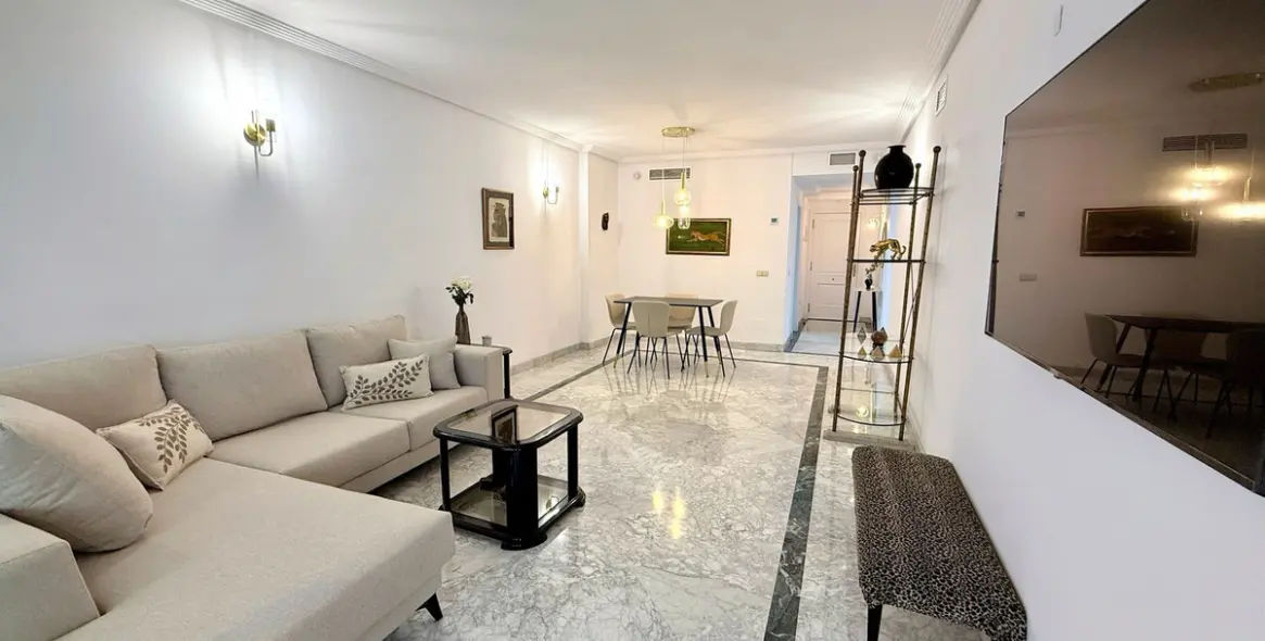 Alquiler a corto plazo de apartamento en planta media en Puerto Banús 8