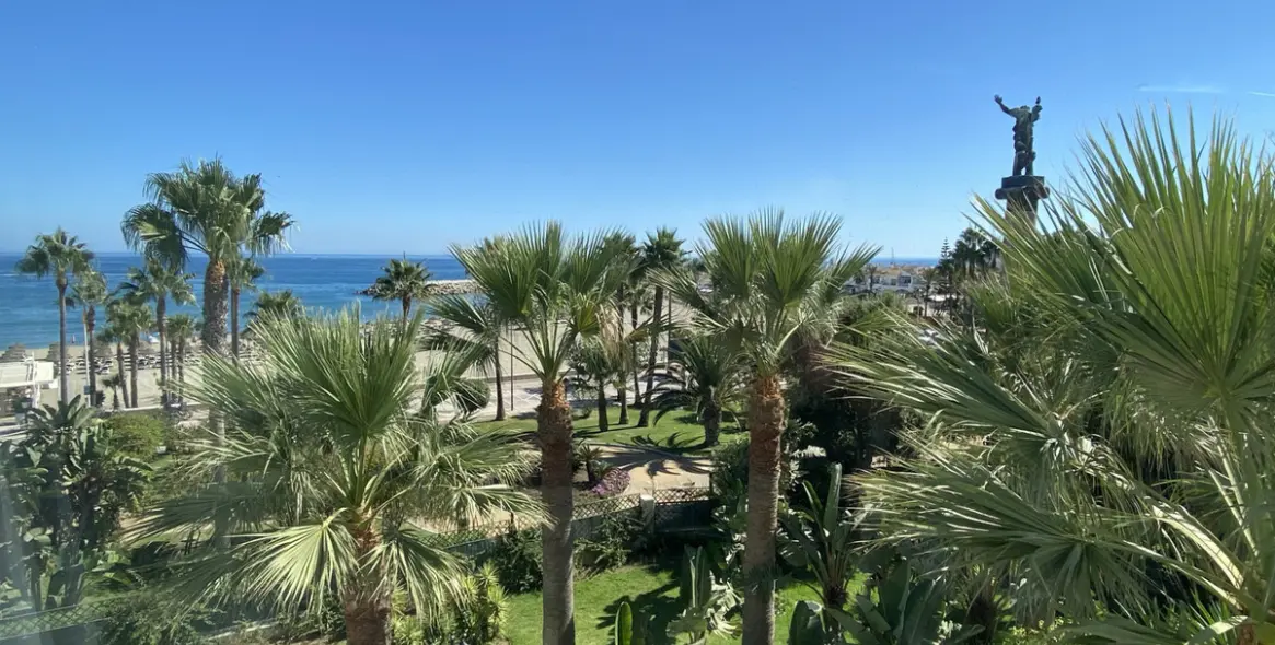 Long-term rent of middle floor apartment in Puerto Banús 1