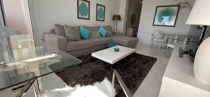 Long-term rent of middle floor apartment in Puerto Banús 3