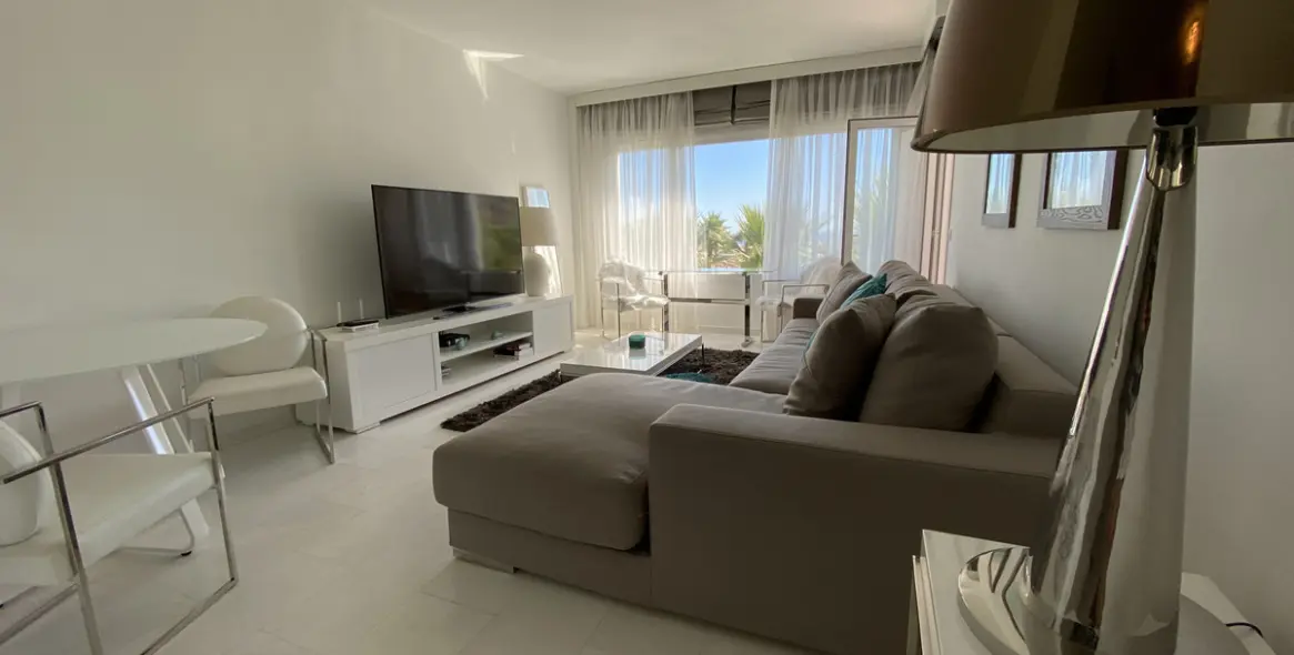 Long-term rent of middle floor apartment in Puerto Banús 10
