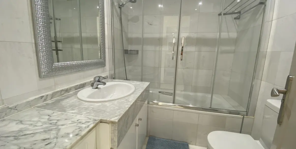 Long-term rent of middle floor apartment in Puerto Banús 14