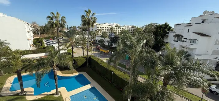 Долгосрочная аренда двухуровневого пентхауса в Puerto Banús 0