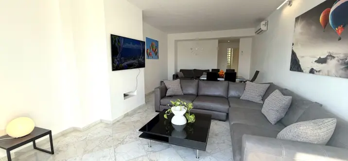 Долгосрочная аренда двухуровневого пентхауса в Puerto Banús 4