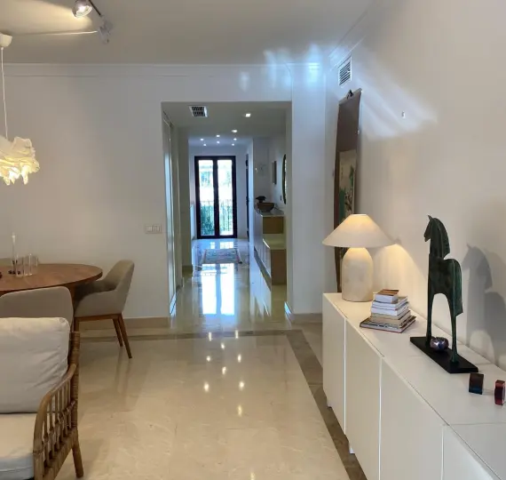 Alquiler a corto plazo de apartamento en planta media en San Pedro de Alcántara