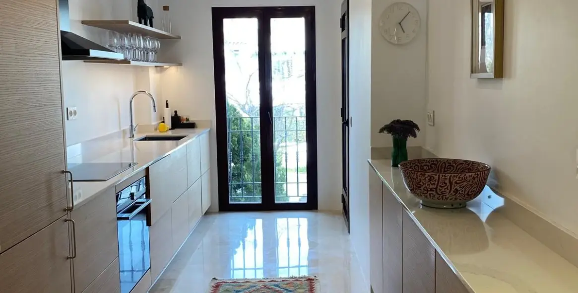 Alquiler a corto plazo de apartamento en planta media en San Pedro de Alcántara 7