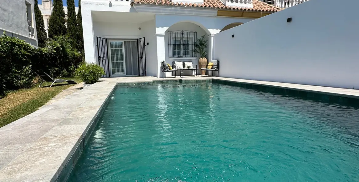 Long-term rent of semi-detached house in The Golden Mile 1