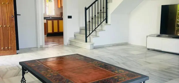 Long-term rent of semi-detached house in The Golden Mile 3