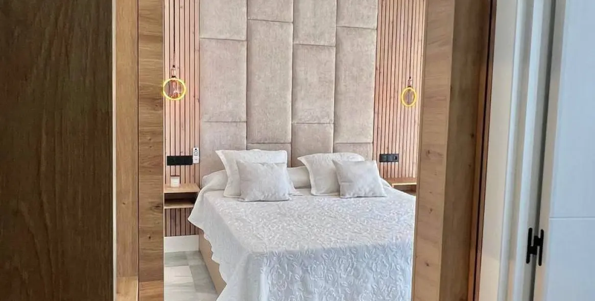 Long-term rent of semi-detached house in The Golden Mile 7