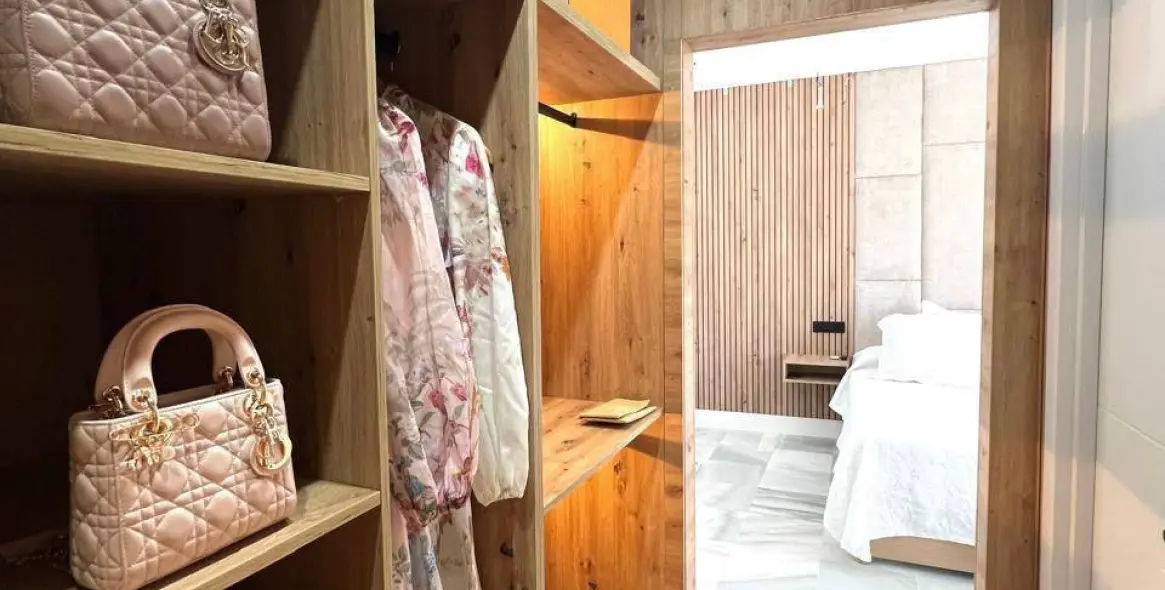 Long-term rent of semi-detached house in The Golden Mile 8