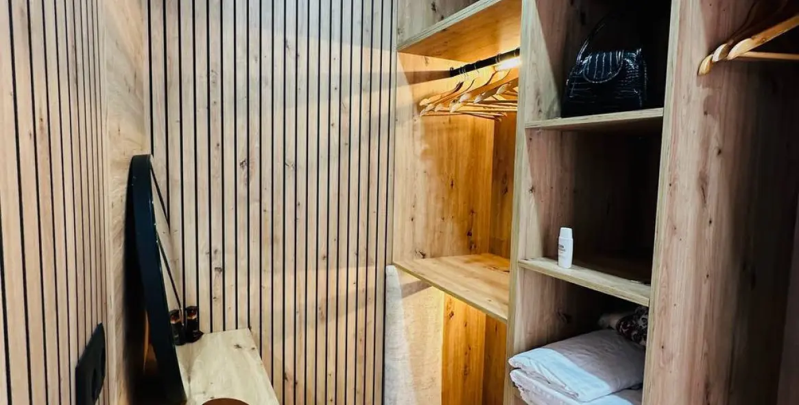 Long-term rent of semi-detached house in The Golden Mile 9