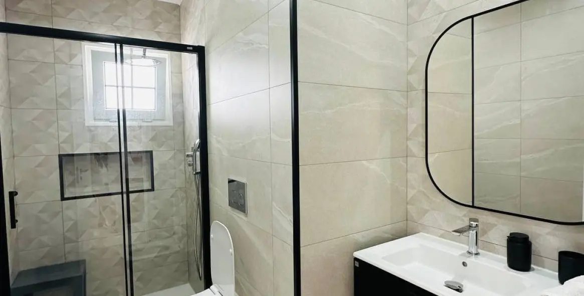 Long-term rent of semi-detached house in The Golden Mile 12