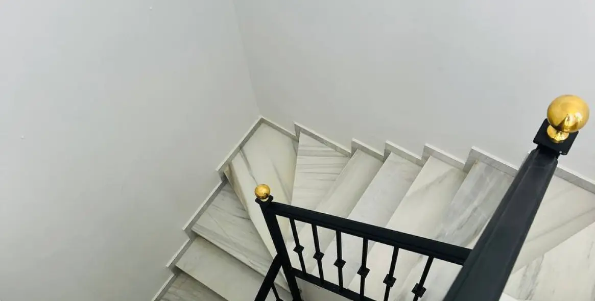 Long-term rent of semi-detached house in The Golden Mile 15