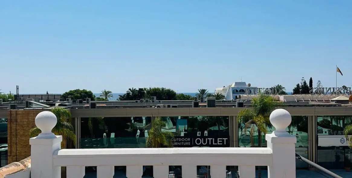 Long-term rent of semi-detached house in The Golden Mile 19