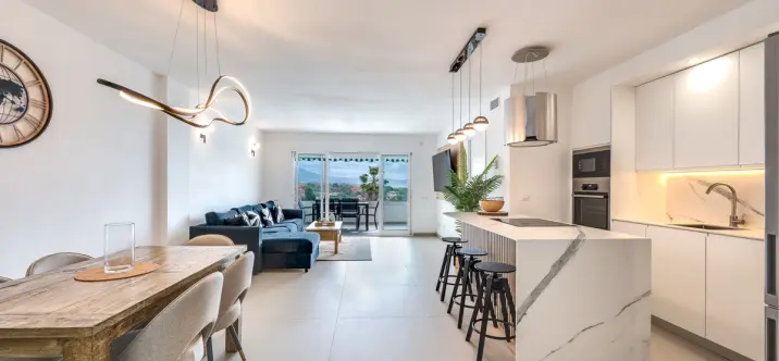 Short-term rent of middle floor apartment in Nueva Andalucía 2