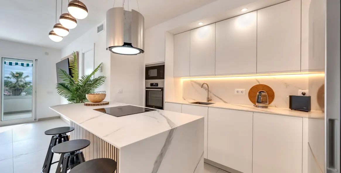 Short-term rent of middle floor apartment in Nueva Andalucía 4