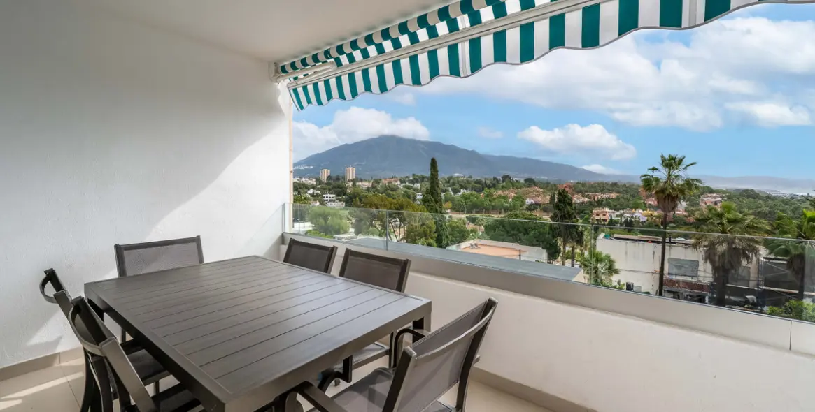 Short-term rent of middle floor apartment in Nueva Andalucía 15