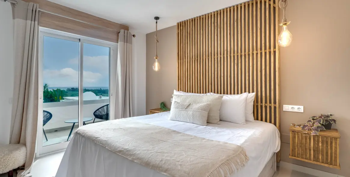 Short-term rent of middle floor apartment in Nueva Andalucía 22