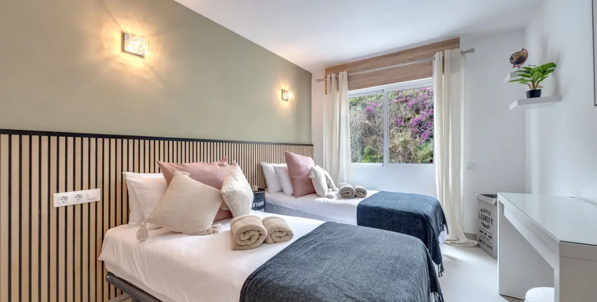 Short-term rent of middle floor apartment in Nueva Andalucía 26