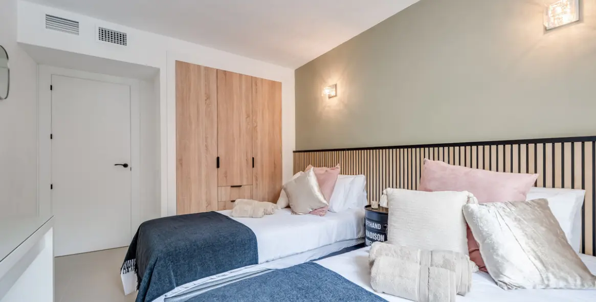 Short-term rent of middle floor apartment in Nueva Andalucía 27