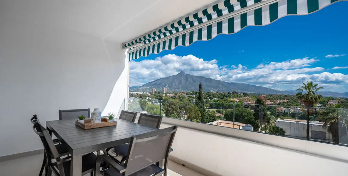 Short-term rent of middle floor apartment in Nueva Andalucía 30