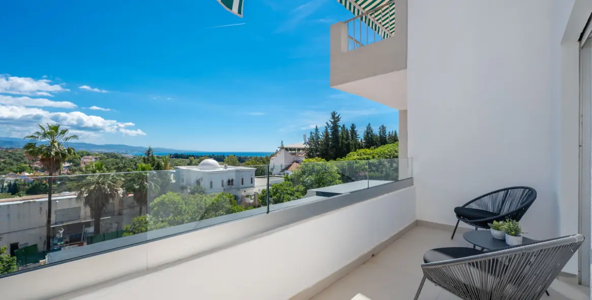 Short-term rent of middle floor apartment in Nueva Andalucía 31