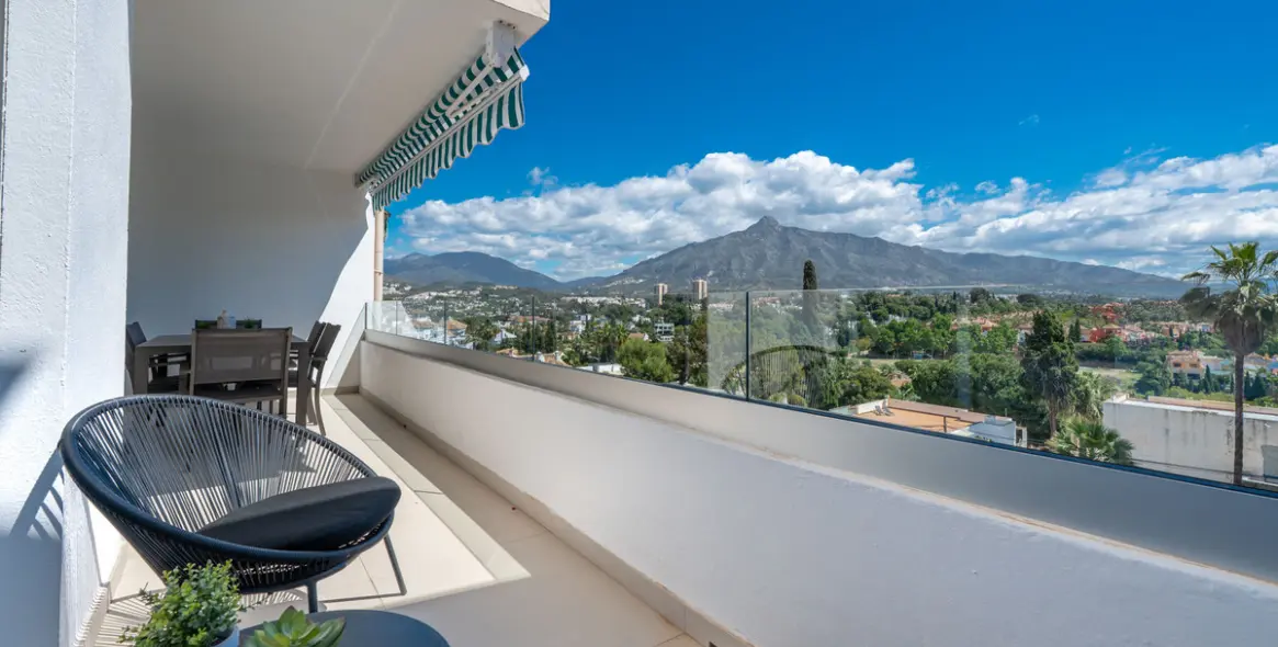 Short-term rent of middle floor apartment in Nueva Andalucía 32