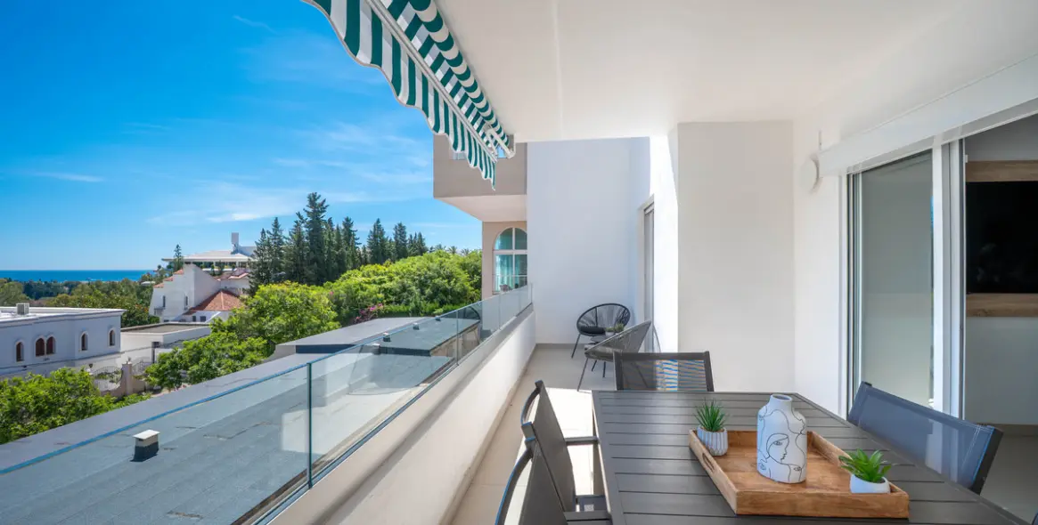 Short-term rent of middle floor apartment in Nueva Andalucía 35