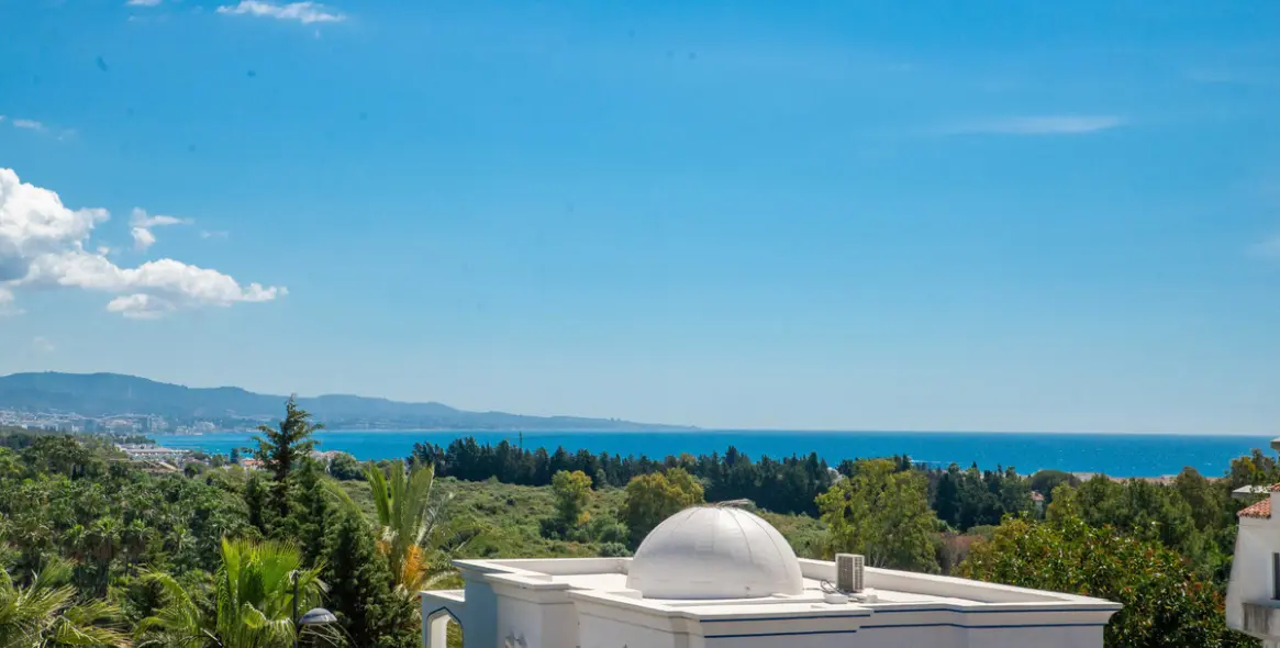 Short-term rent of middle floor apartment in Nueva Andalucía 38