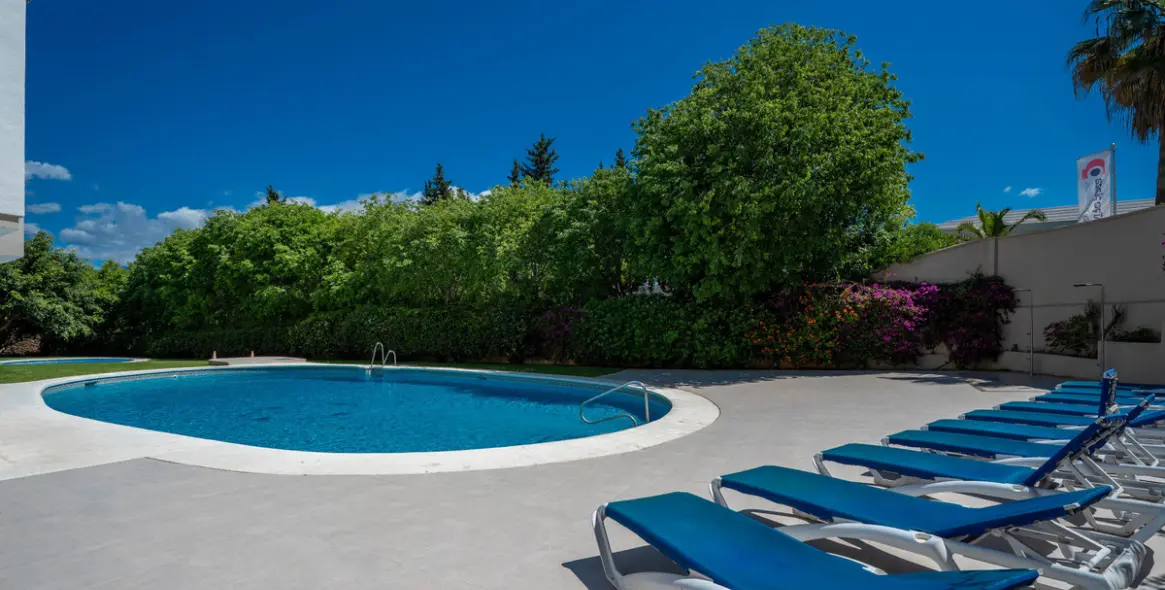 Short-term rent of middle floor apartment in Nueva Andalucía 39