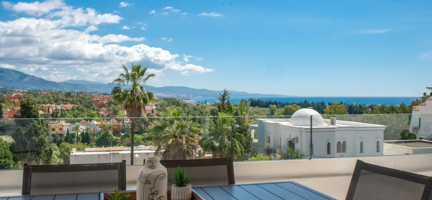 Short-term rent of middle floor apartment in Nueva Andalucía 0