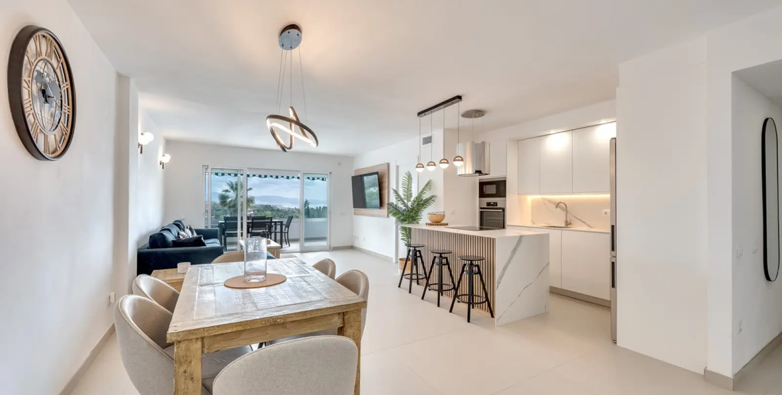 Short-term rent of middle floor apartment in Nueva Andalucía 2