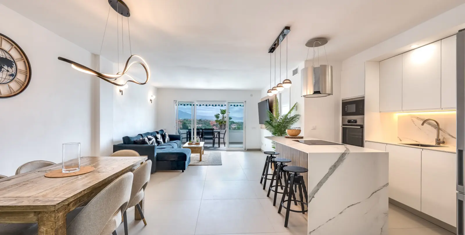 Short-term rent of middle floor apartment in Nueva Andalucía 3