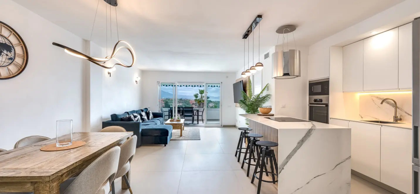 Short-term rent of middle floor apartment in Nueva Andalucía 2