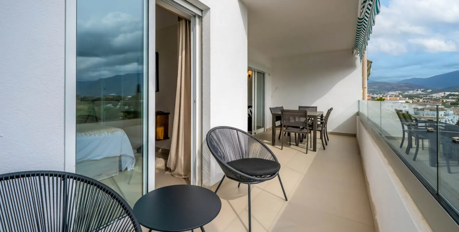 Short-term rent of middle floor apartment in Nueva Andalucía 11