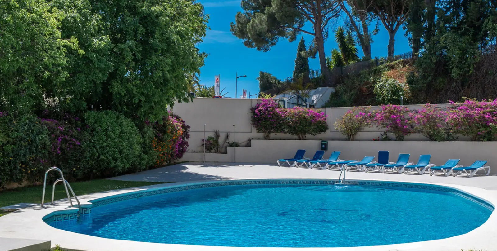Short-term rent of middle floor apartment in Nueva Andalucía 48