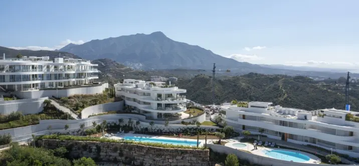 Short-term rent of middle floor apartment in Benahavís 1