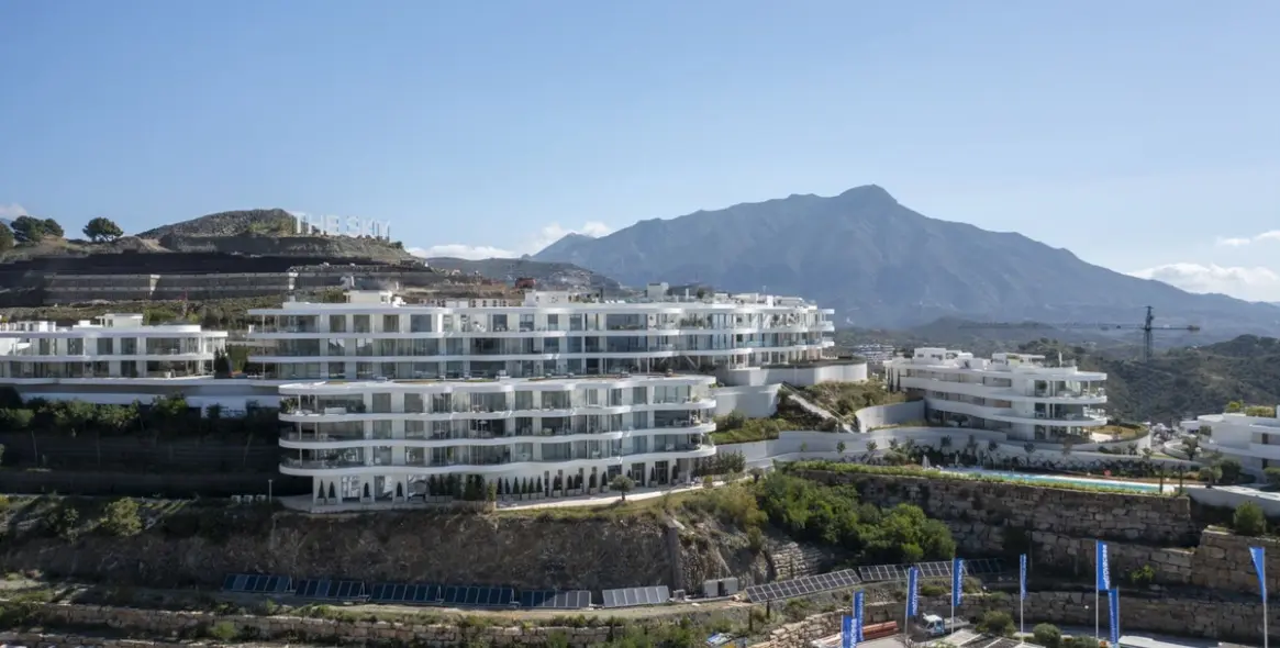 Short-term rent of middle floor apartment in Benahavís 3