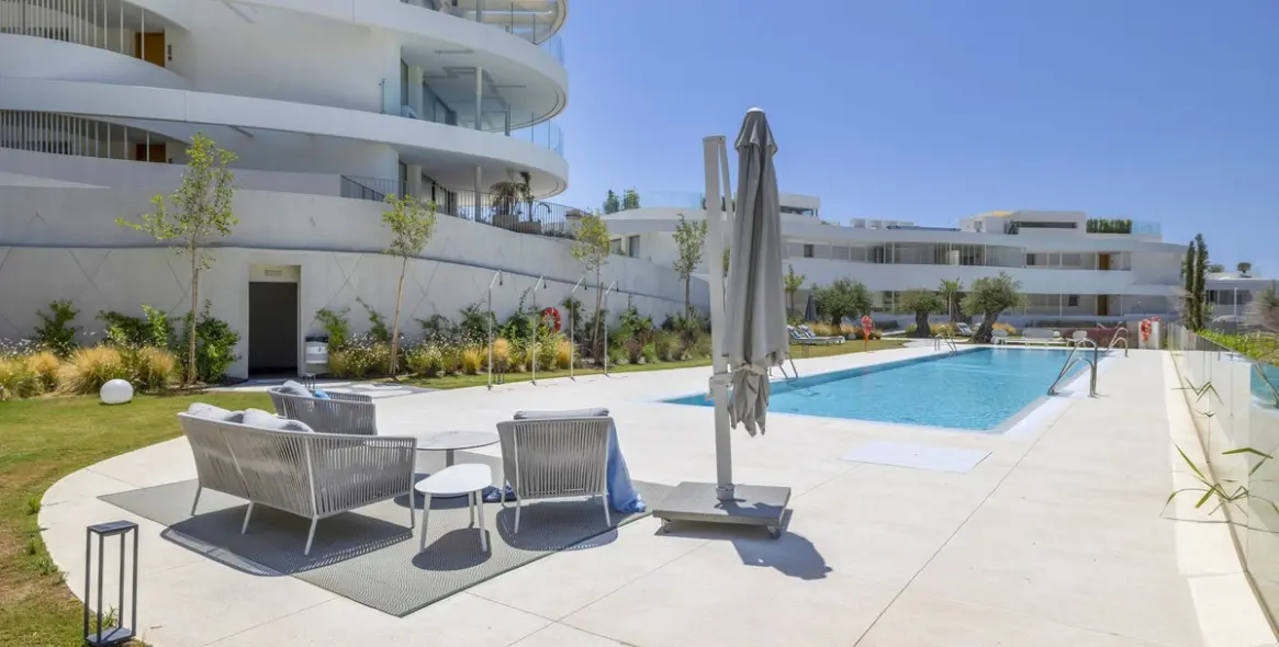 Short-term rent of middle floor apartment in Benahavís 5