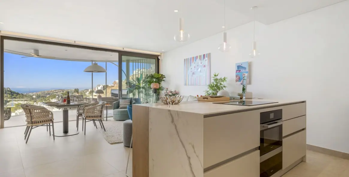 Short-term rent of middle floor apartment in Benahavís 6