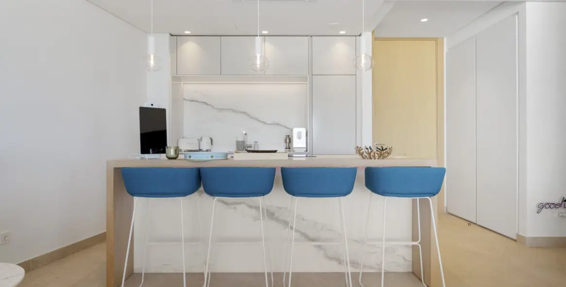 Short-term rent of middle floor apartment in Benahavís 12