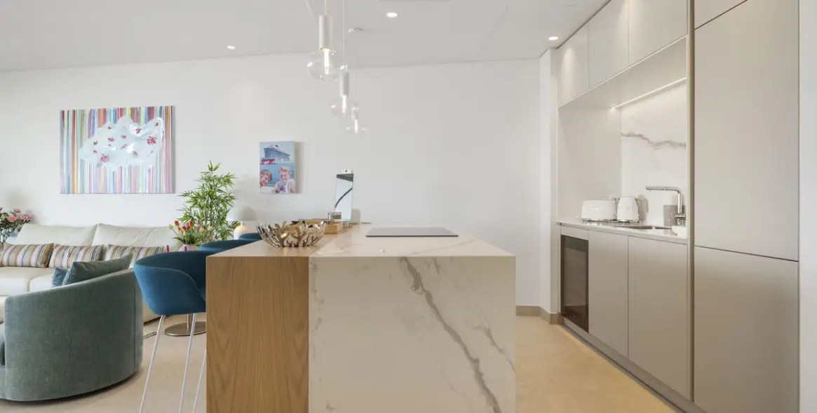 Short-term rent of middle floor apartment in Benahavís 14