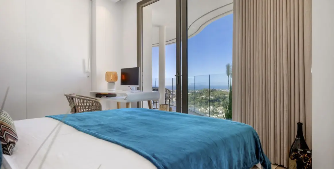 Short-term rent of middle floor apartment in Benahavís 24