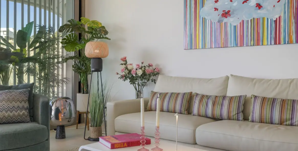 Short-term rent of middle floor apartment in Benahavís 31