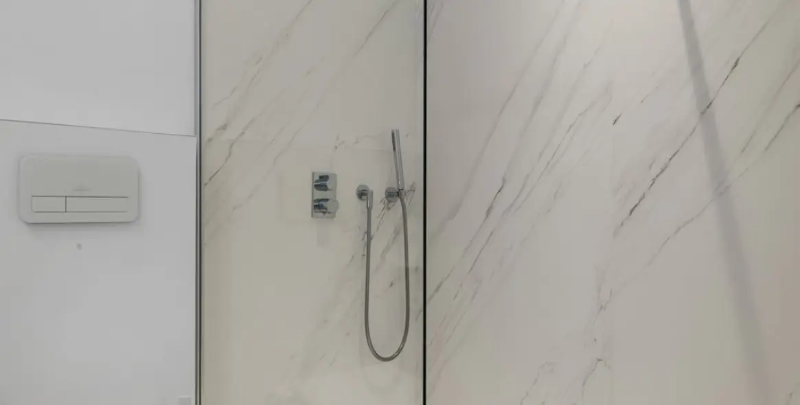 Short-term rent of middle floor apartment in Benahavís 34